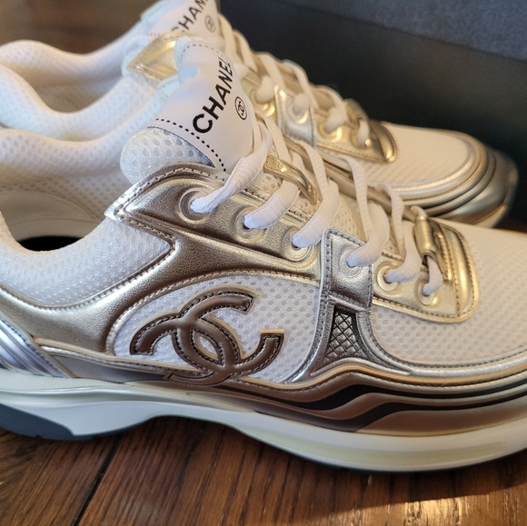 Chanel Sneakers Brand New in Box! Size EU 41 - Picture 2 of 11